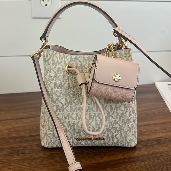 Michael Kors Cream Mini Bag with Gold Hardware - Picture 1 of 4